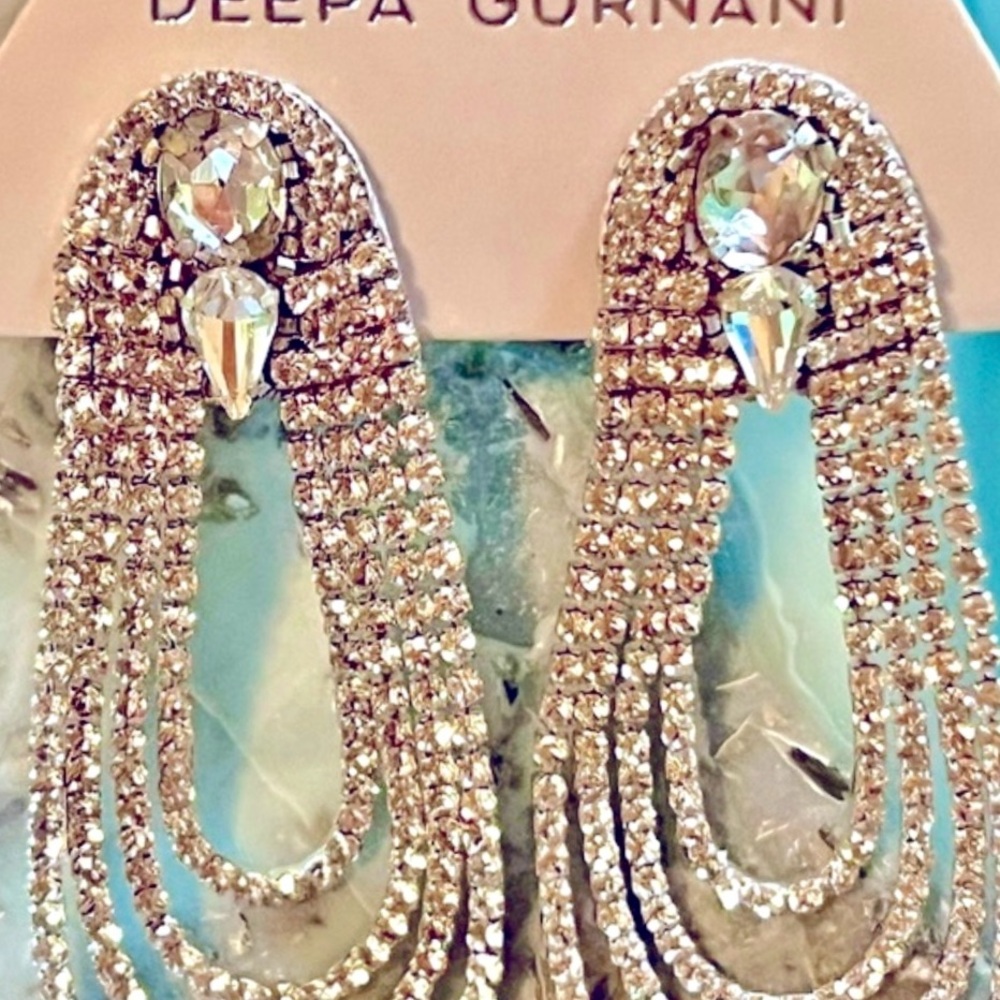 🌺🎉HP🎉🌺 NWT Deepa Gurnani Beaded Silver Crystal Chandeliers - Picture 10 of 14